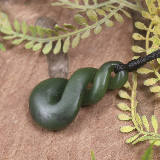 Twist or Pikorua carved from Hapopo Pounamu - NZ Greenstone