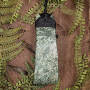 Rimu Pounamu Toki Pendant - NZ Greenstone