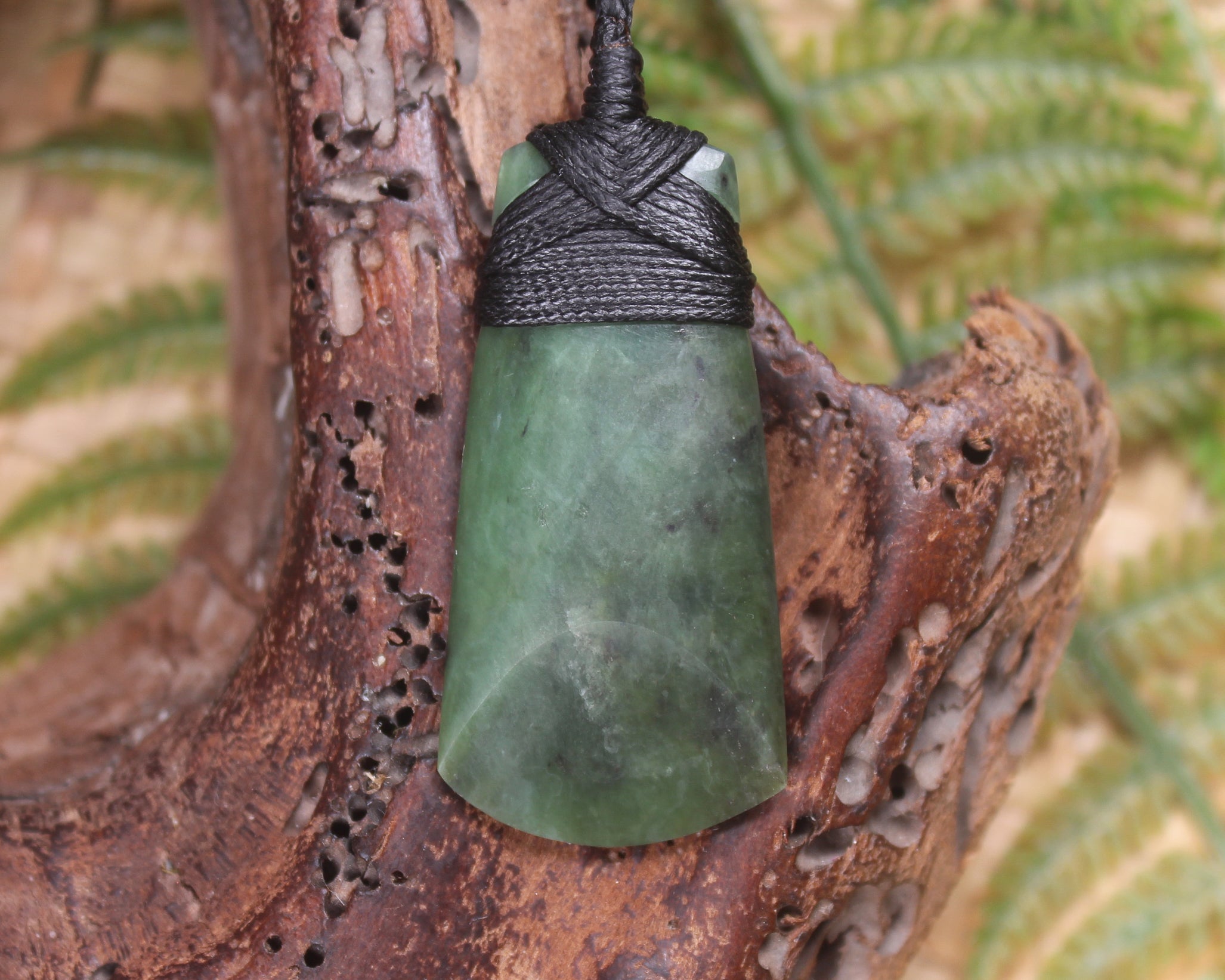 Hapopo Pounamu Toki - NZ Greenstone