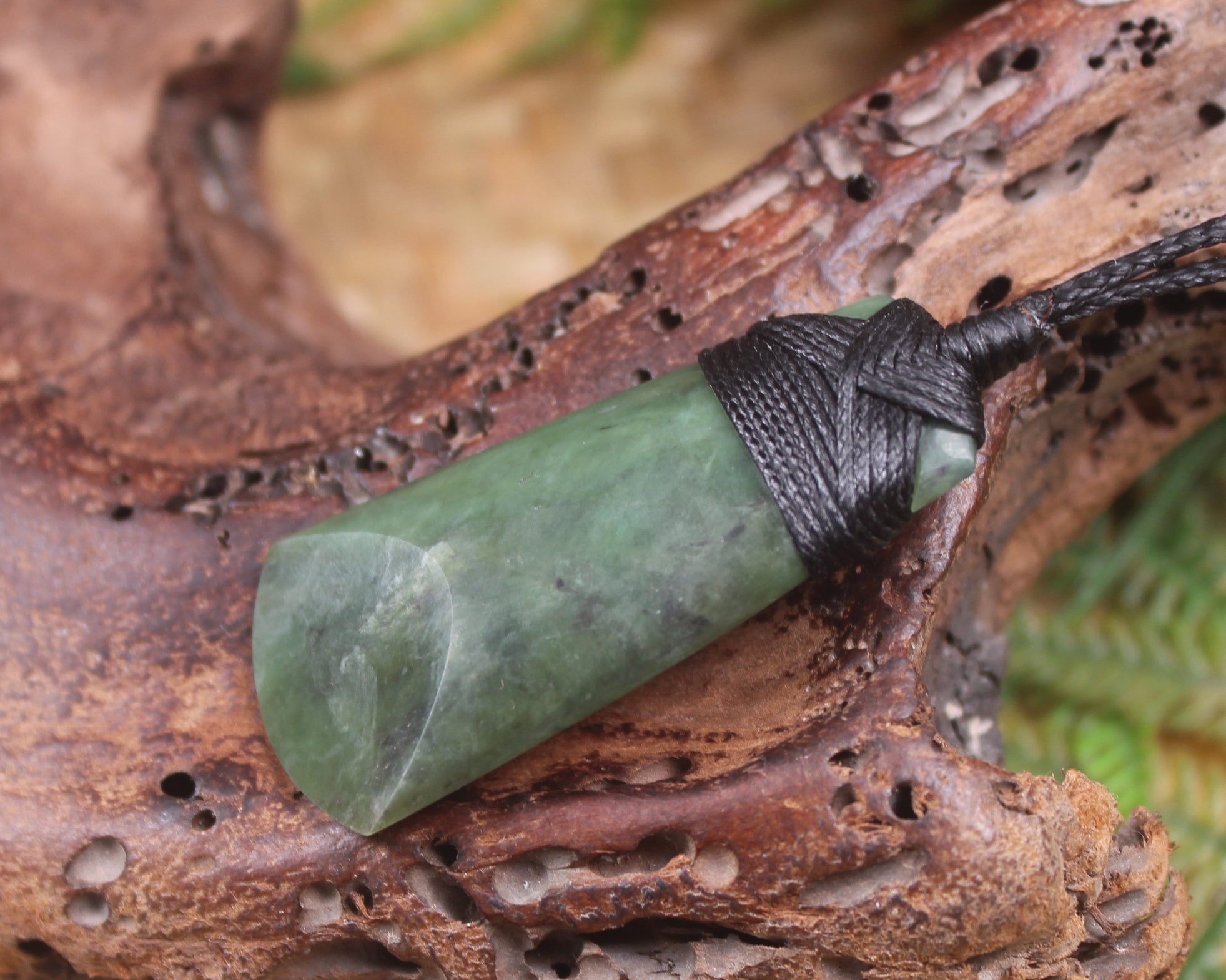 Hapopo Pounamu Toki - NZ Greenstone