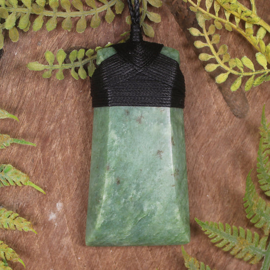 Kawakawa Pounamu Toki
