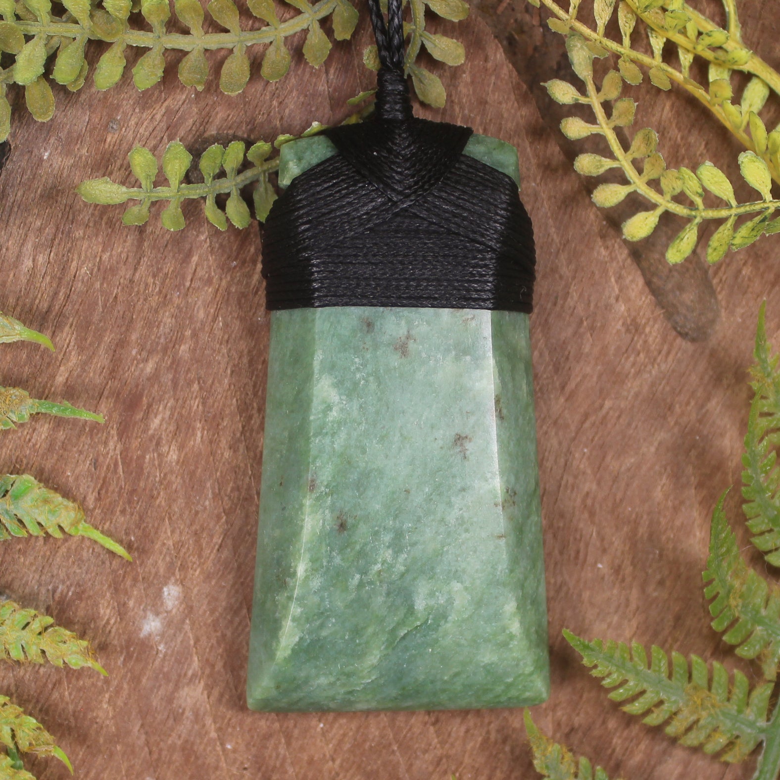 Kawakawa Pounamu Toki
