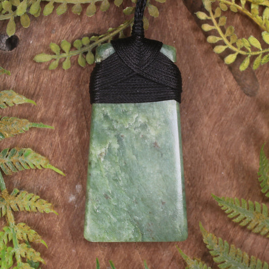 Kawakawa Pounamu Toki
