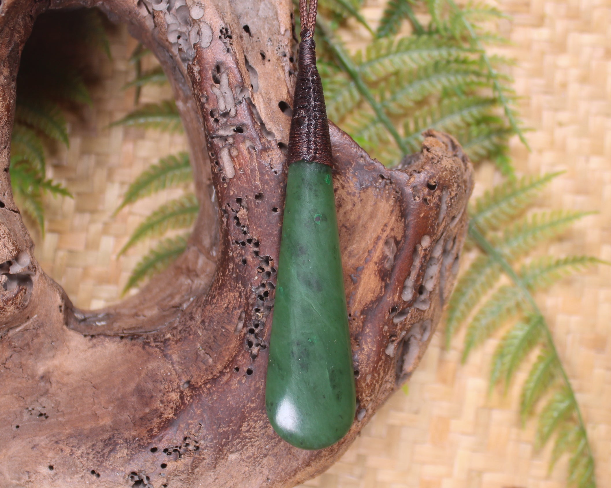 Kawakawa Pounamu Roimata Pendant - NZ Greenstone