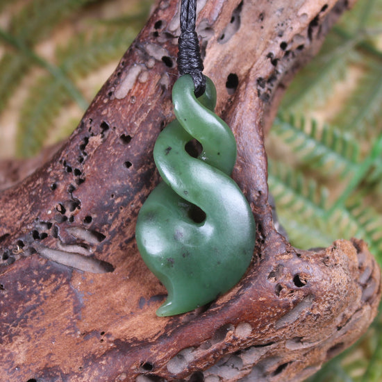 Twist or Pikorua carved from Hapopo Pounamu - NZ Greenstone