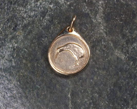Hapopo Pounamu pendant with a gold setting - NZ Greenstone