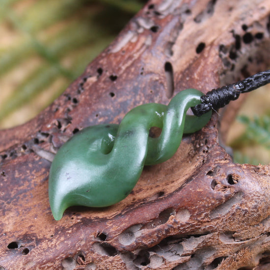 Twist or Pikorua carved from Hapopo Pounamu - NZ Greenstone