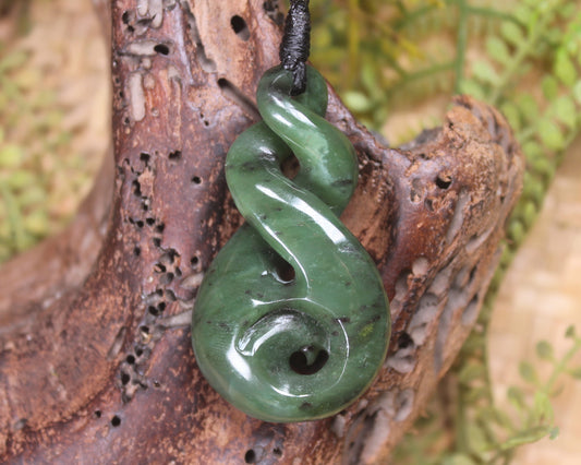 Hapopo Pounamu Koru Twist pendant - NZ Greenstone