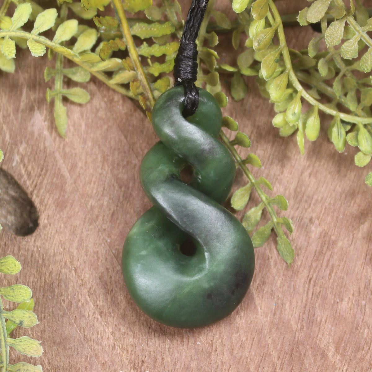 Twist or Pikorua carved from Hapopo Pounamu - NZ Greenstone