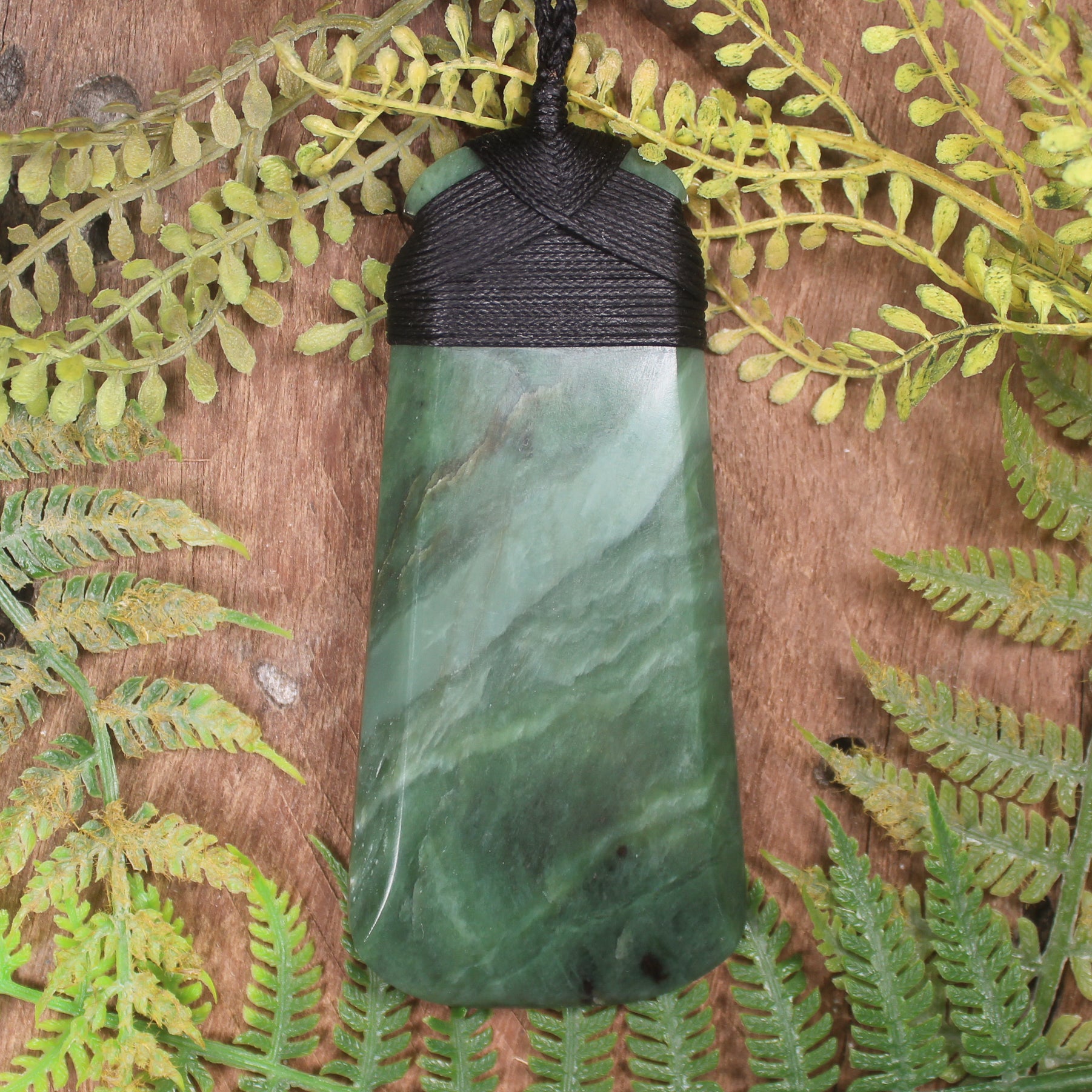 Hapopo Pounamu Toki - NZ Greenstone