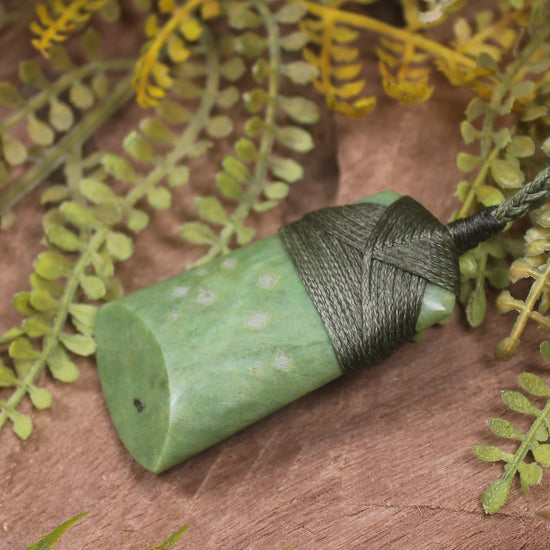 Flower Jade Pounamu Toki