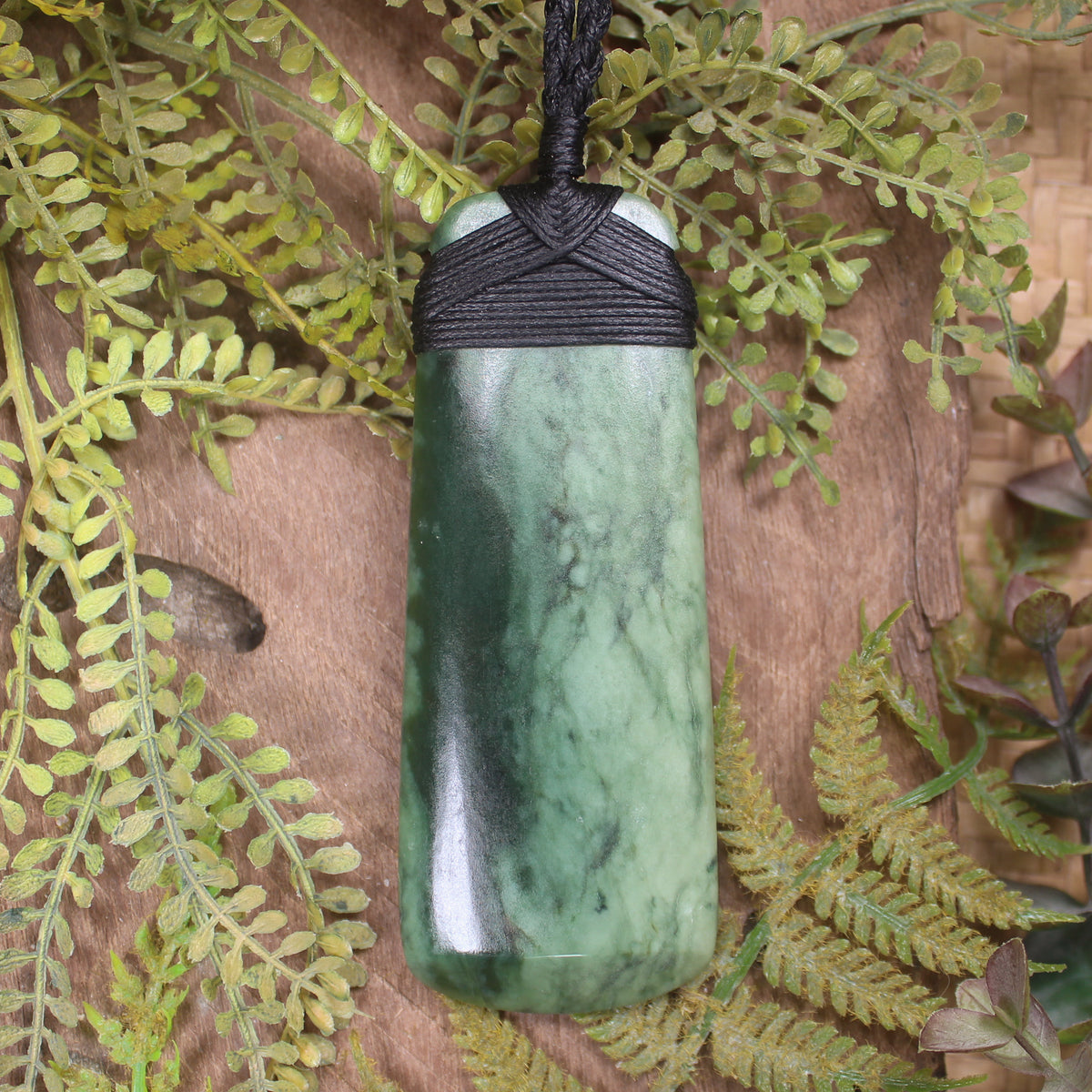 Kawakawa Pounamu Toki - NZ Greenstone