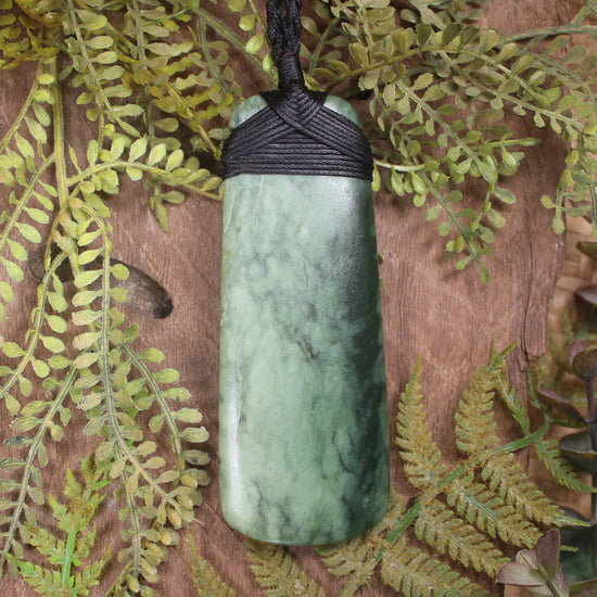 Kawakawa Pounamu Toki - NZ Greenstone