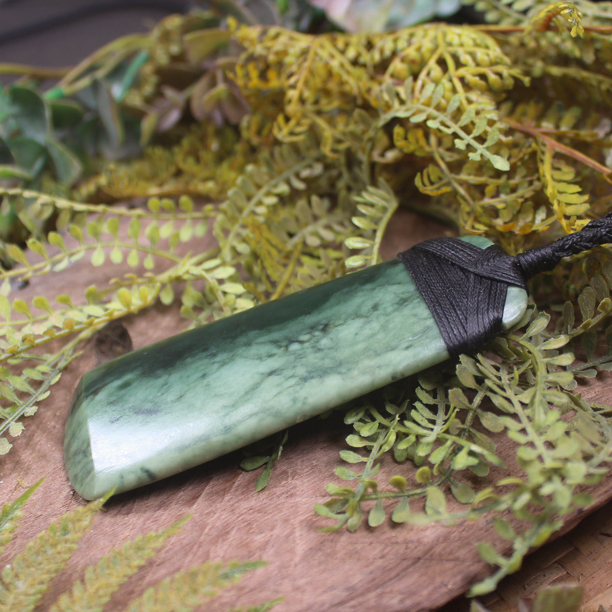 Kawakawa Pounamu Toki - NZ Greenstone