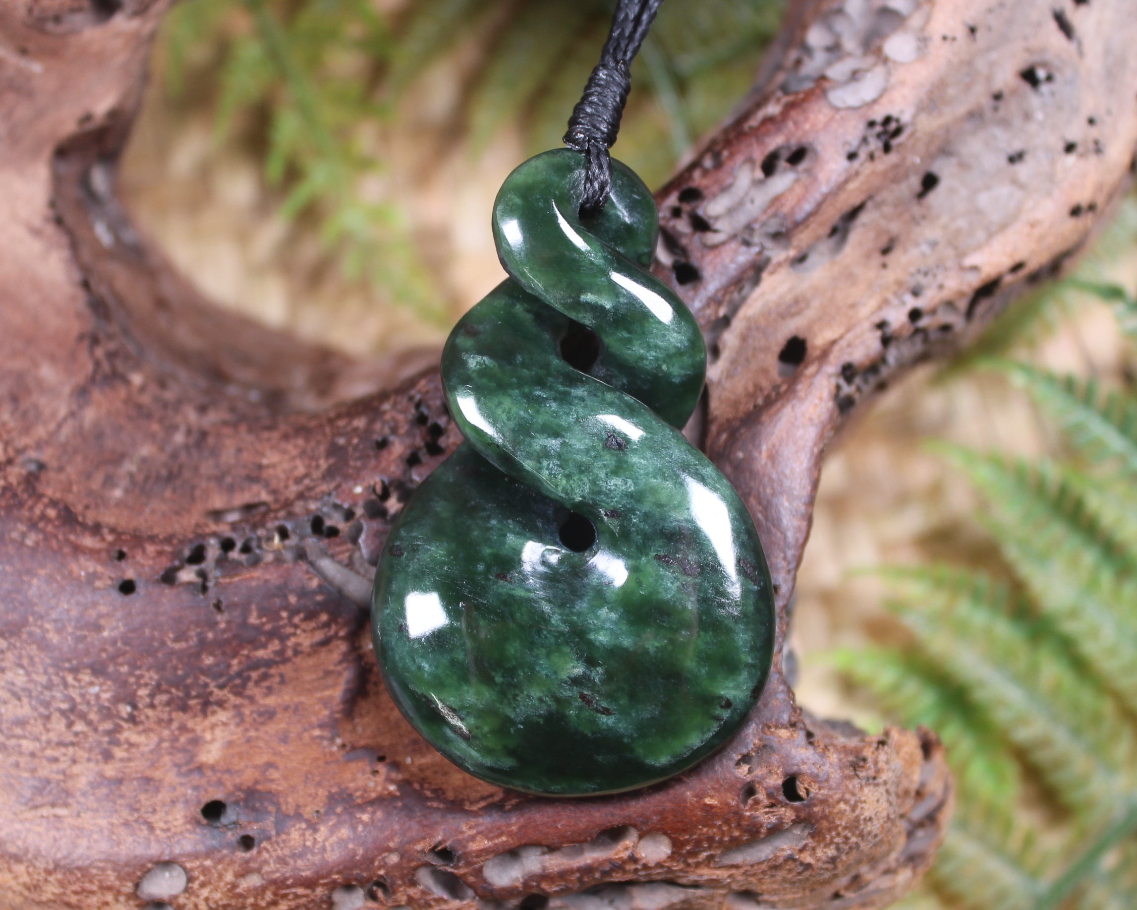 Twist carved from Kawakawa Pounamu - NZ Greenstone