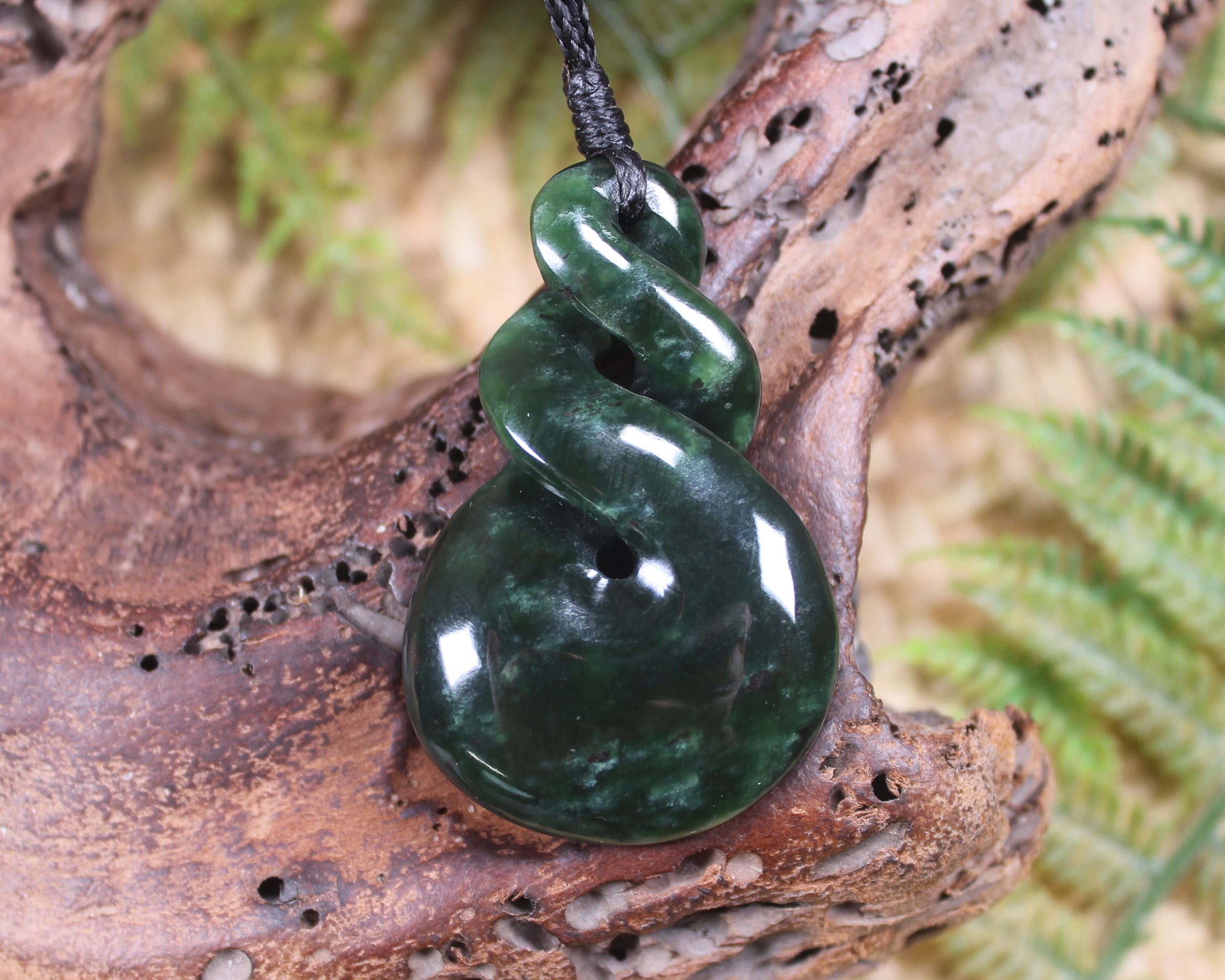 Twist carved from Kawakawa Pounamu - NZ Greenstone