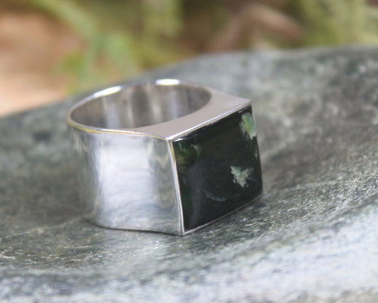 Sterling Silver Kawakawa Pounamu Ring - NZ Greenstone