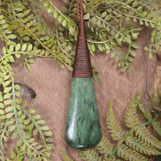 Kawakawa Pounamu Toki - NZ Greenstone