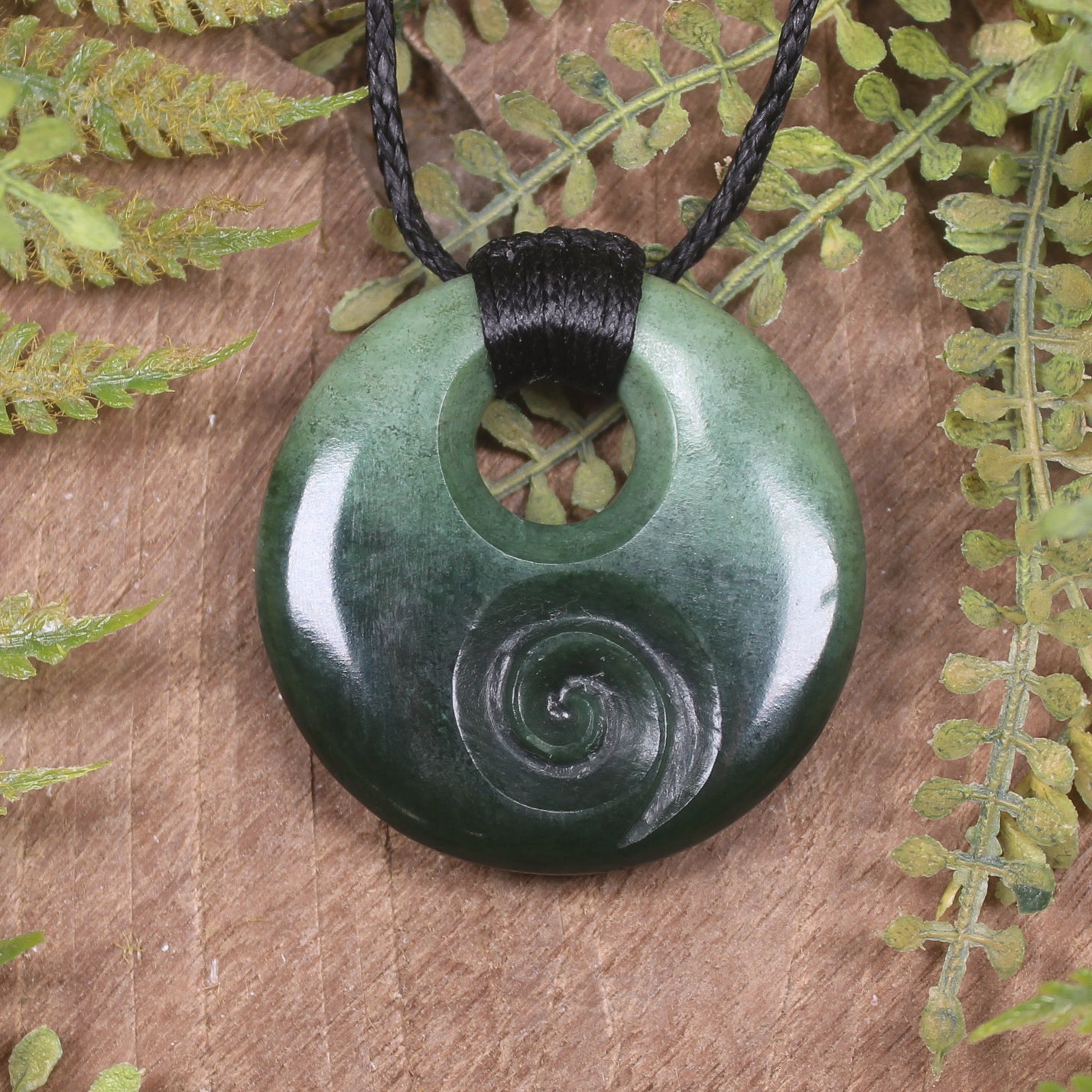 Kawakawa Pounamu Porowhita with Koru