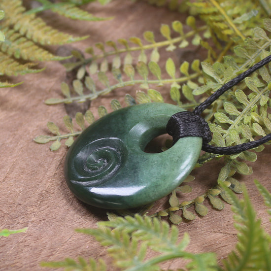 Kawakawa Pounamu Porowhita with Koru