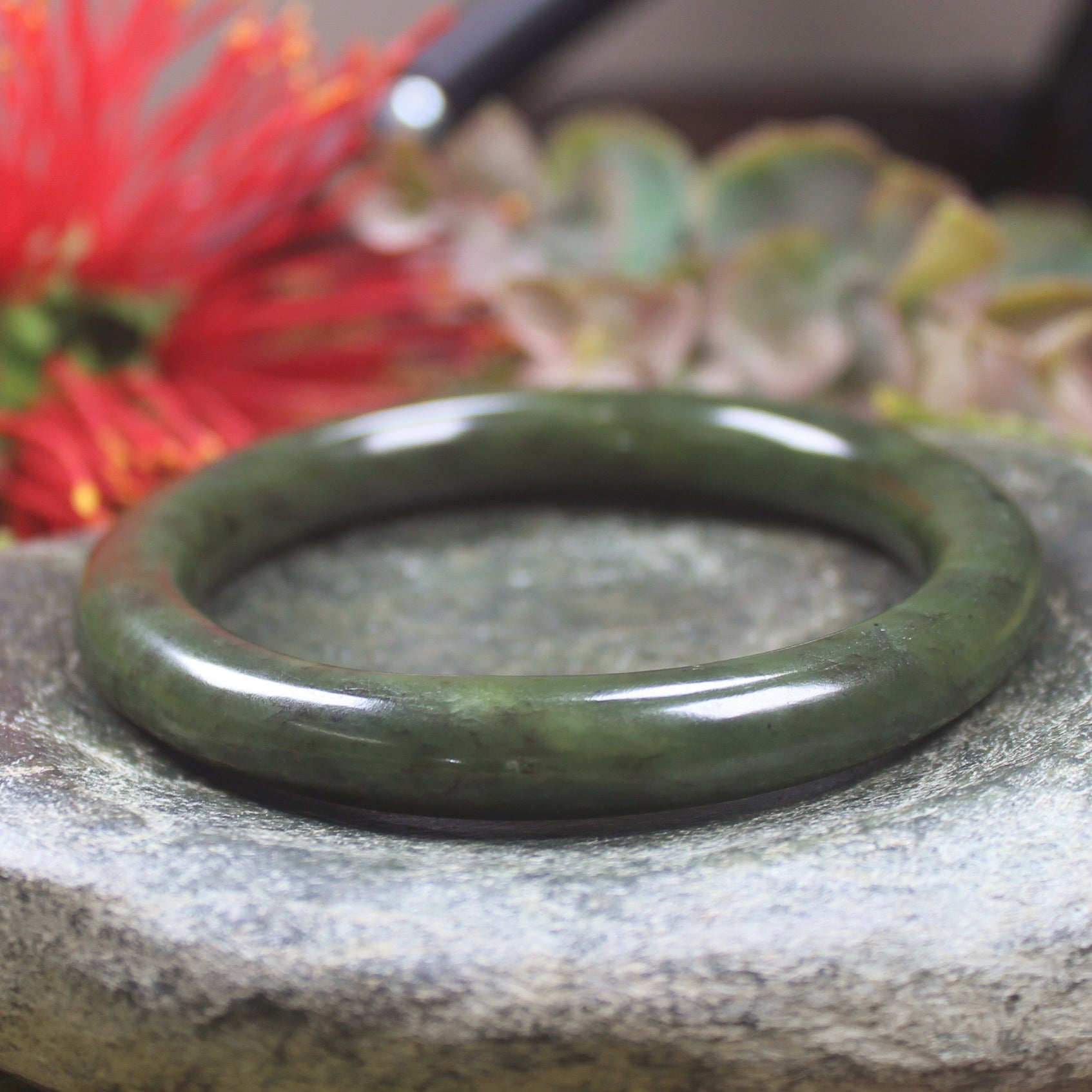 Rimu Pounamu Bangle