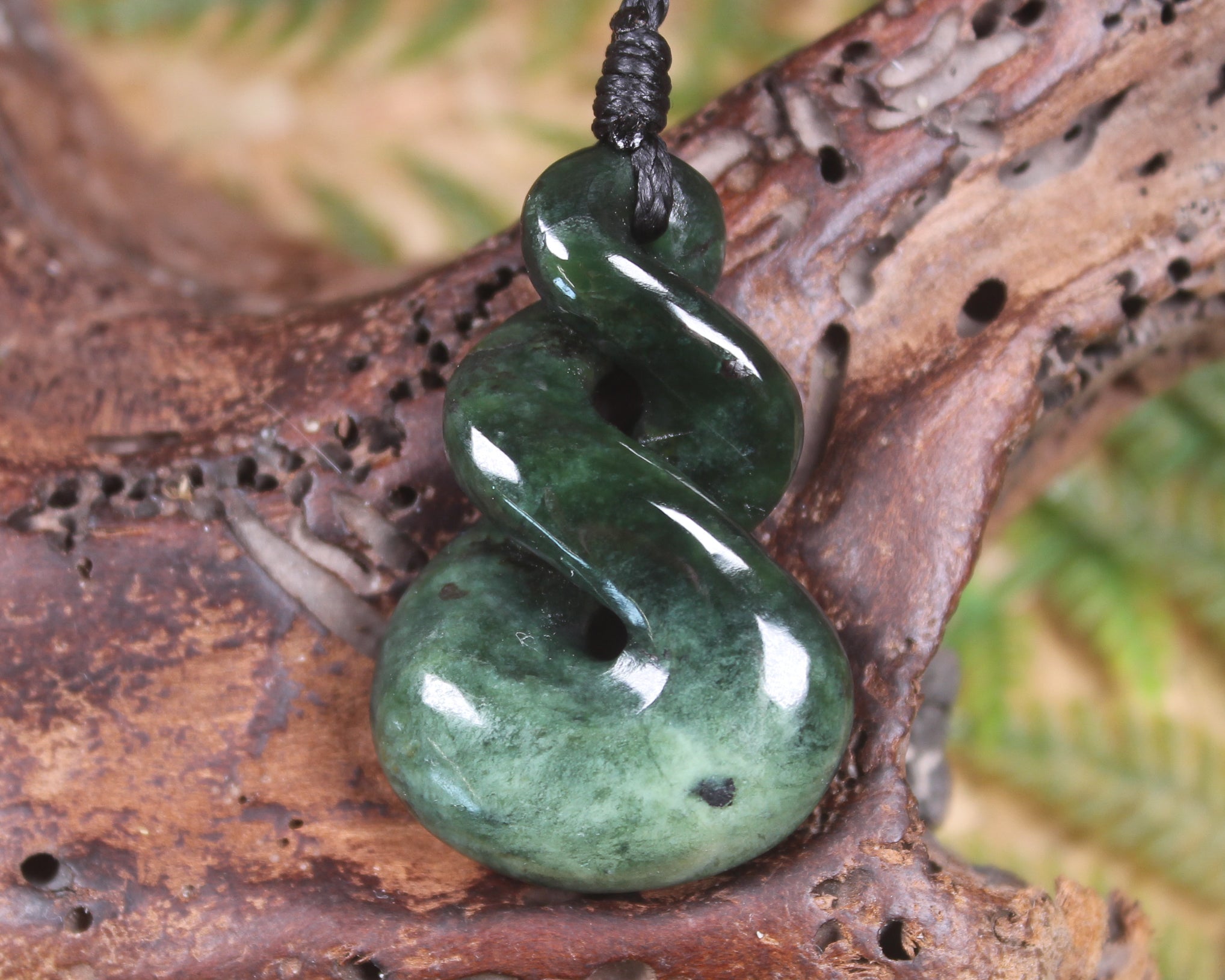 Twist carved from Kawakawa Pounamu - NZ Greenstone