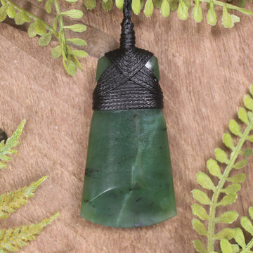 Hapopo Pounamu Toki - NZ Greenstone