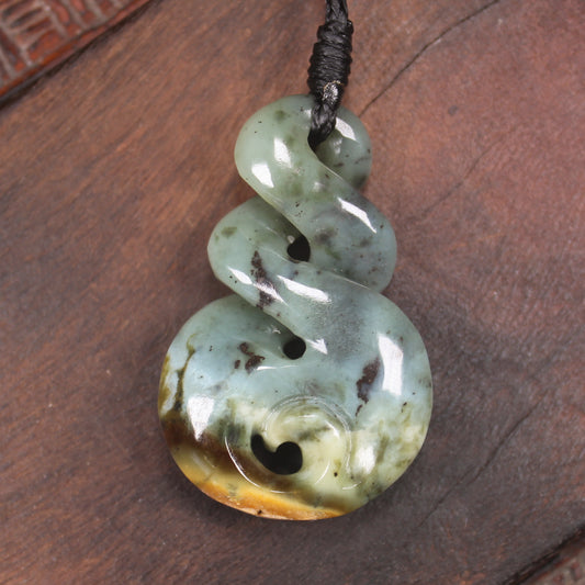 Twist or Pikorua carved from Hapopo Pounamu - NZ Greenstone