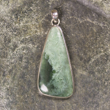 Kawakawa Pounamu pendant set in Sterling Silver - NZ Greenstone