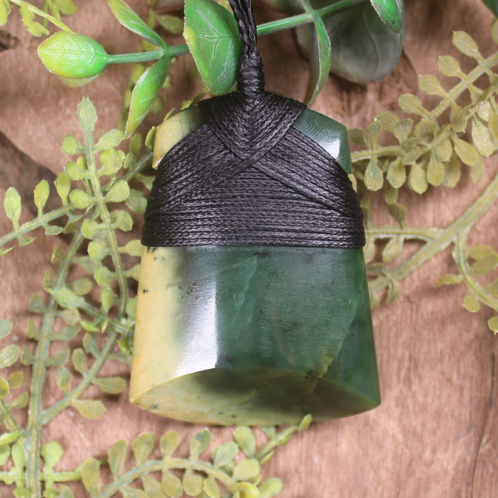 Flower Jade Pounamu Toki Pendant - NZ Greenstone