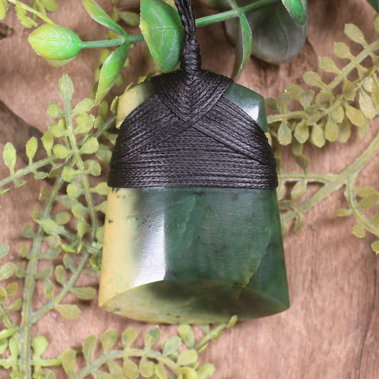 Flower Jade Pounamu Toki Pendant - NZ Greenstone