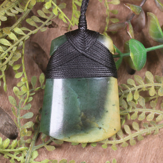 Flower Jade Pounamu Toki Pendant - NZ Greenstone