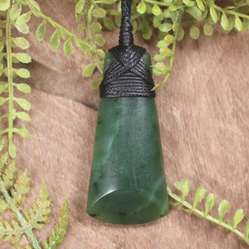 Hapopo Pounamu Toki - NZ Greenstone