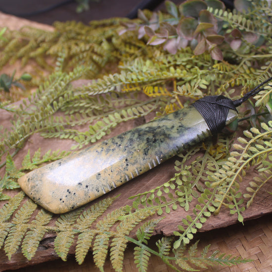 Flower Jade Pounamu Toki Pendant - NZ Greenstone