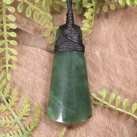 Hapopo Pounamu Toki - NZ Greenstone
