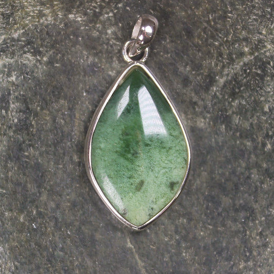 Kawakawa Pounamu pendant set in Sterling Silver - NZ Greenstone