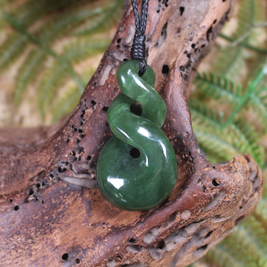Twist carved from Kawakawa Pounamu - NZ Greenstone
