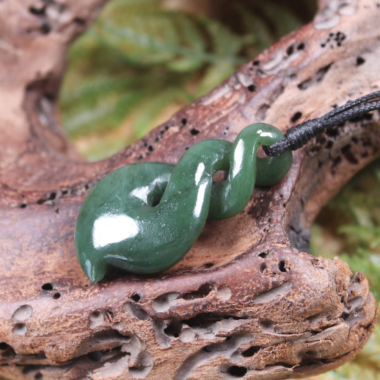 Twist or Pikorua carved from Hapopo Pounamu - NZ Greenstone
