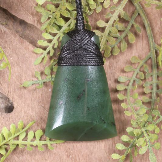 Hapopo Pounamu Toki - NZ Greenstone