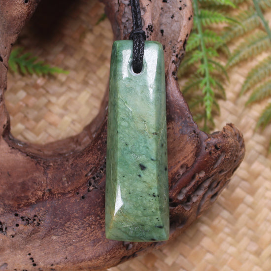 Kawakawa Pounamu Toki