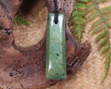Kawakawa Pounamu Toki