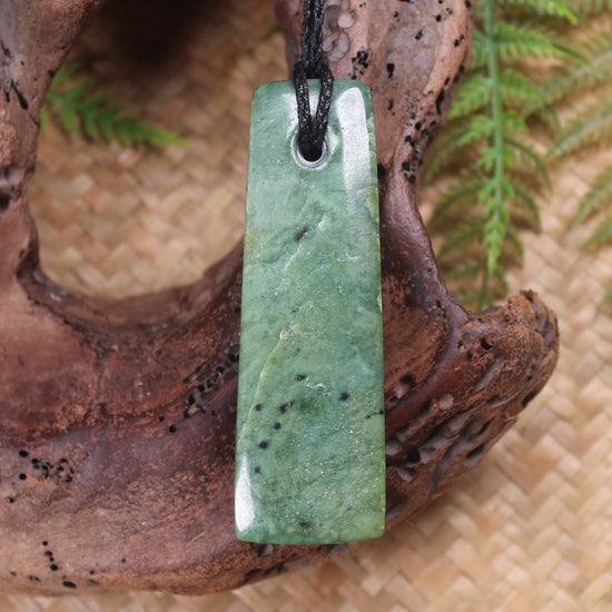 Kawakawa Pounamu Toki