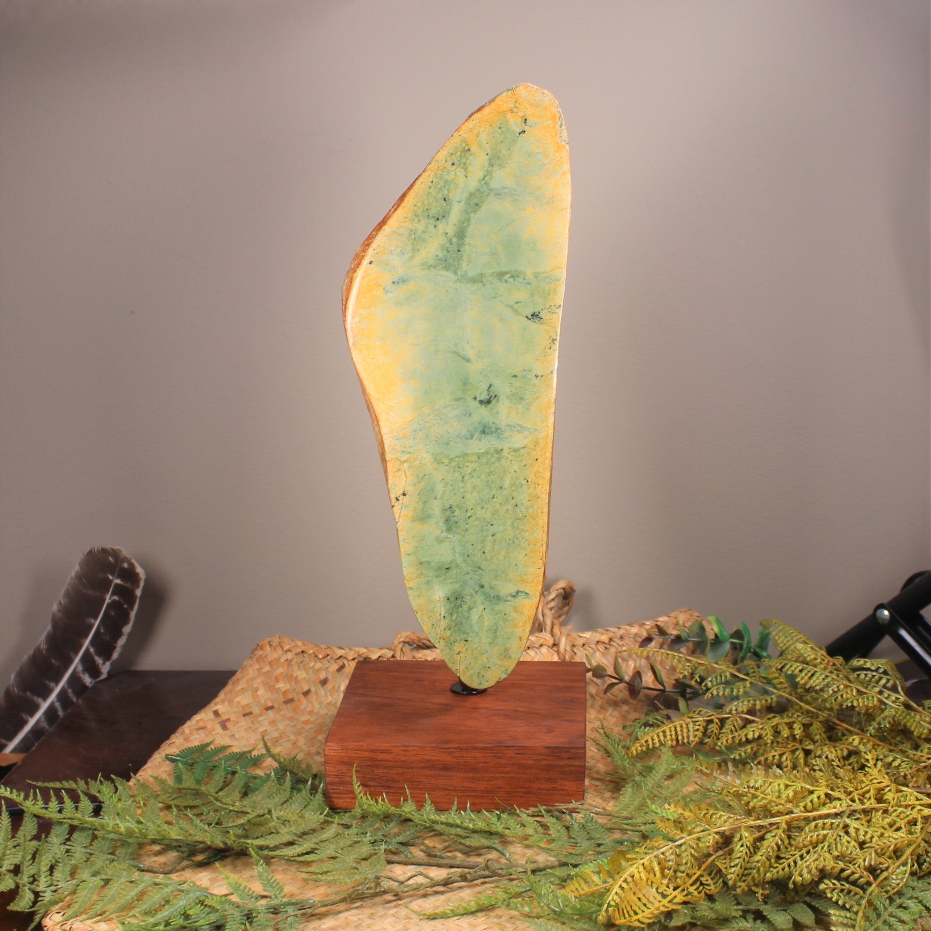 Flower Jade Pounamu Sculpture - NZ Greenstone