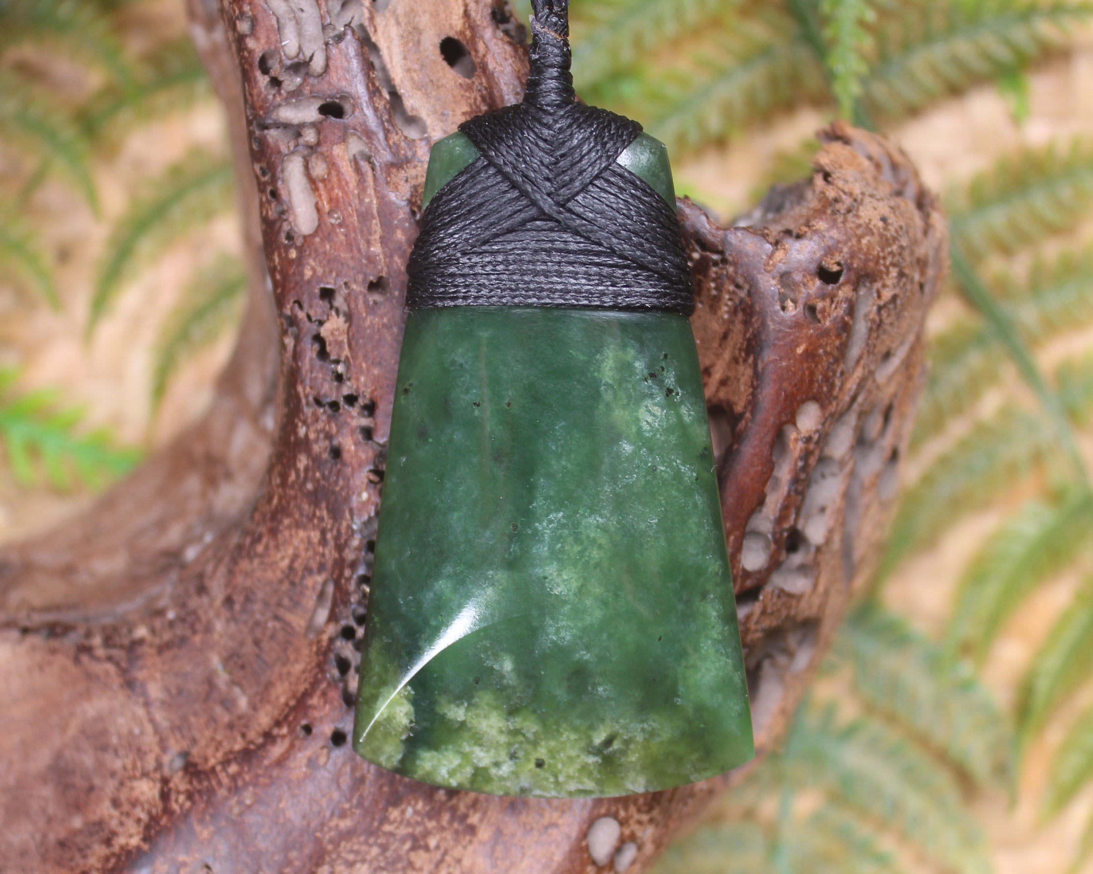Kawakawa Pounamu Toki