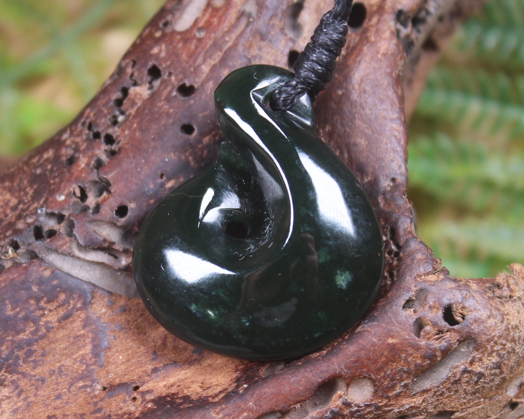 Hei Matau or Fish Hook carved from Kawakawa Pounamu - NZ Greenstone