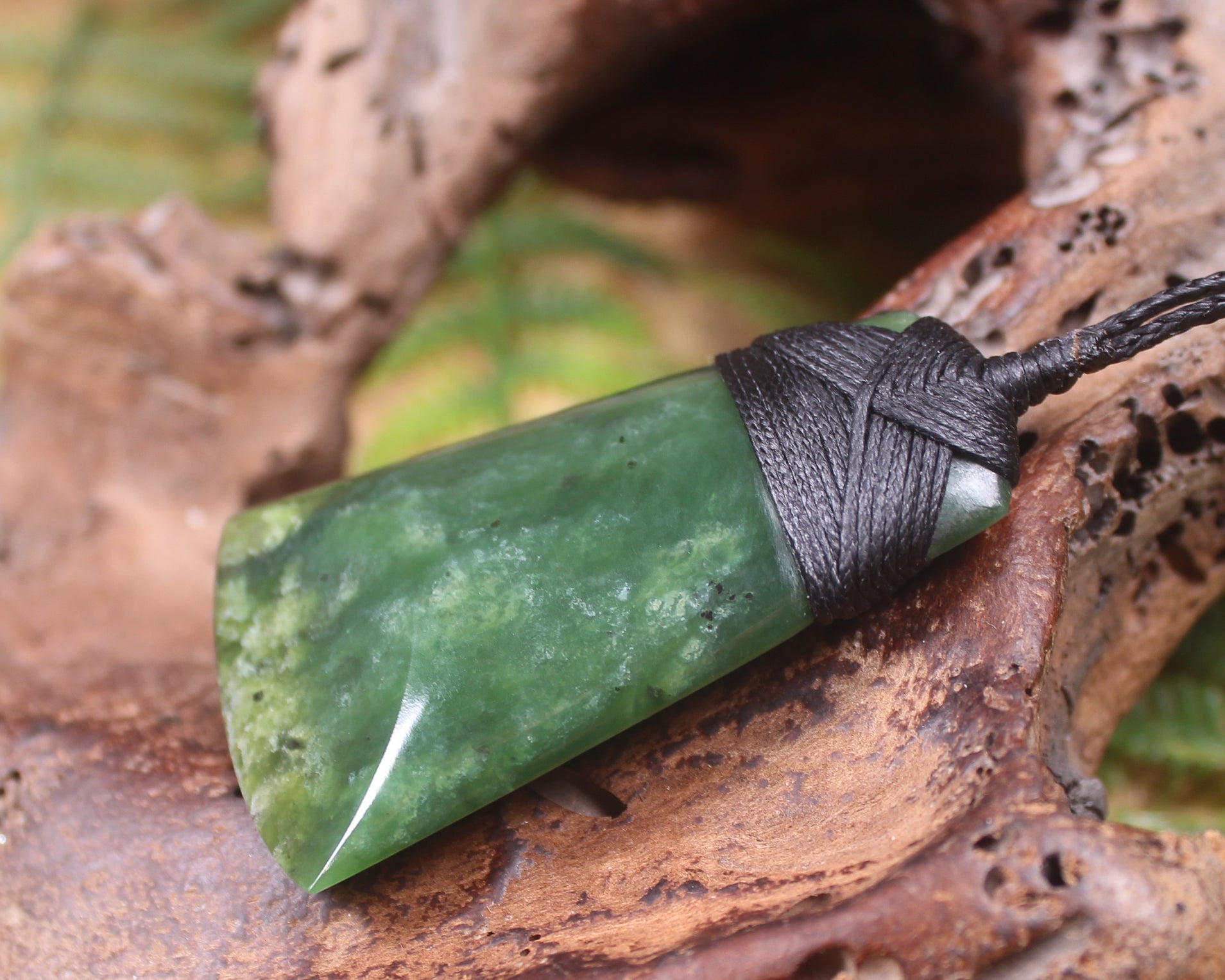 Kawakawa Pounamu Toki
