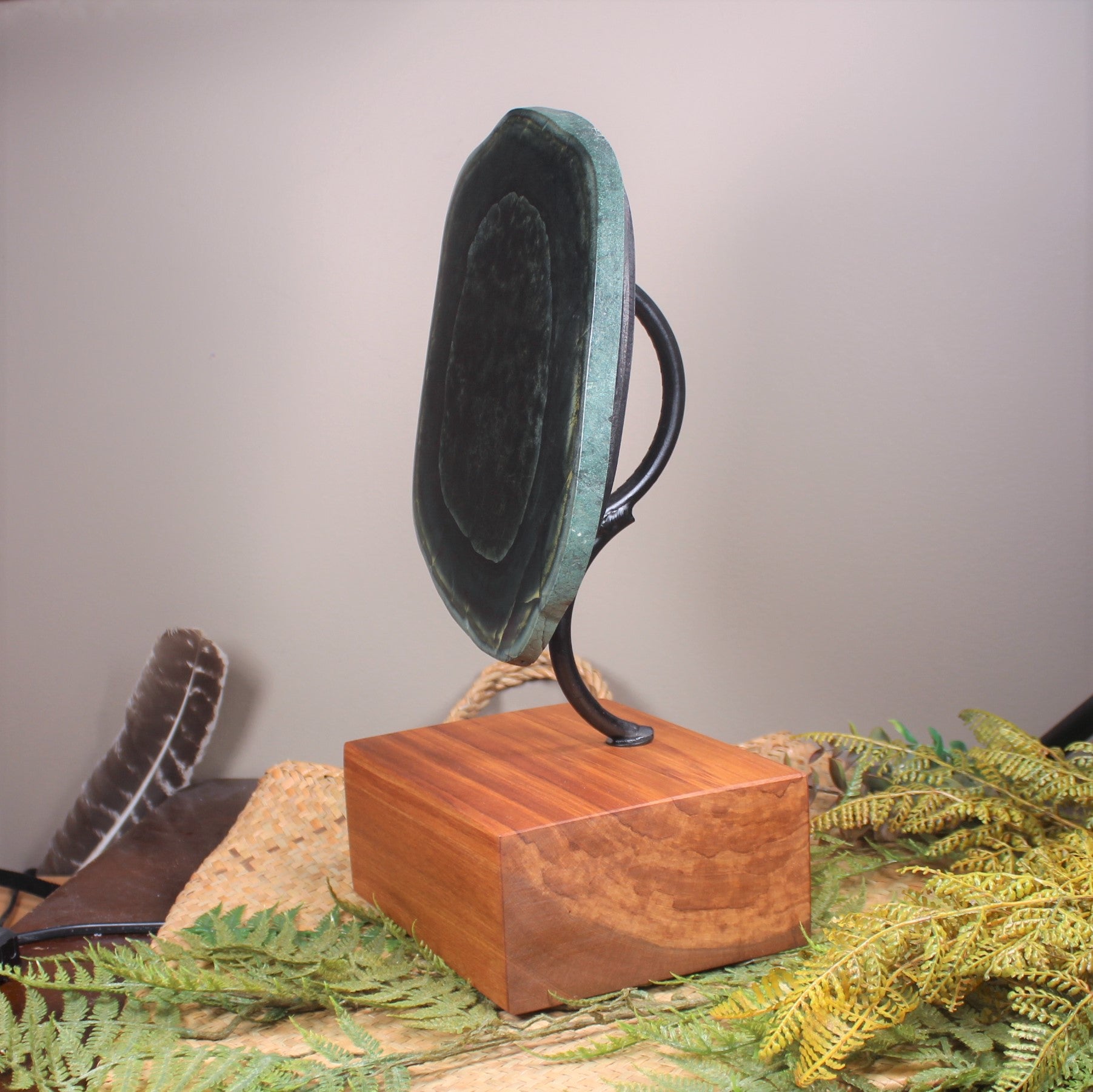Serpentine Pounamu Sculpture - NZ Greenstone