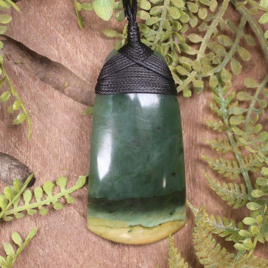 Flower Jade Pounamu Toki Pendant - NZ Greenstone