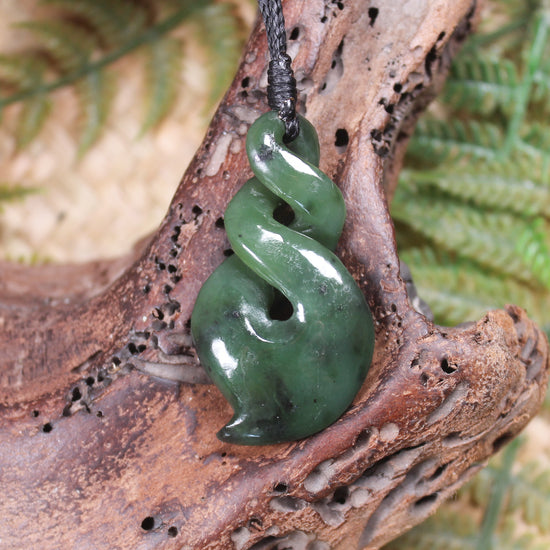 Twist or Pikorua carved from Hapopo Pounamu - NZ Greenstone
