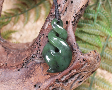 Twist or Pikorua carved from Hapopo Pounamu - NZ Greenstone